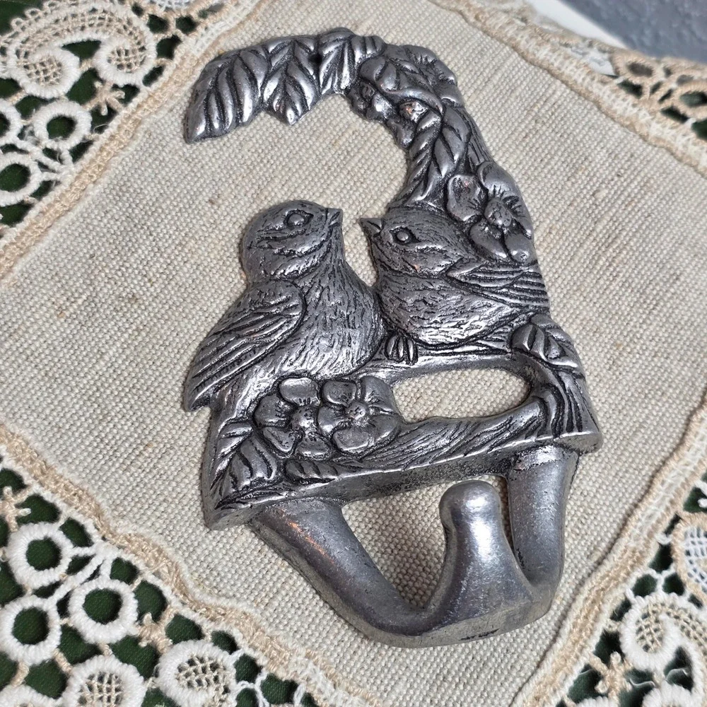 Hallmark Vintage Cast Metal Love Birds Wall Hook Silver Tone Nature Decor